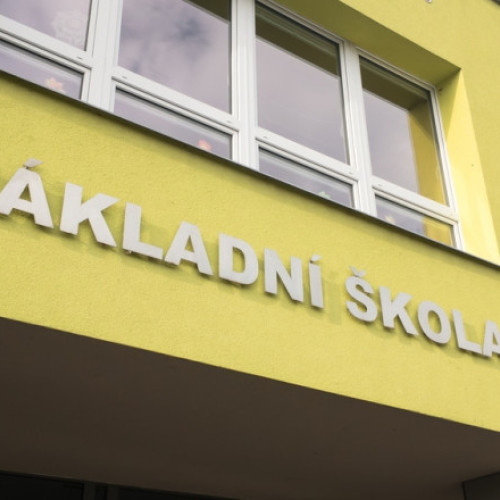 Amenințări cu bombă în aproximativ 270 de școli din Slovacia