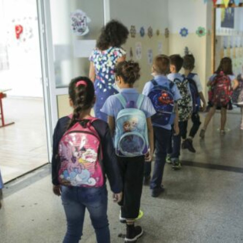 Peste 1.800 de școli din țară trec la catalogul electronic în anul școlar 2024-2025