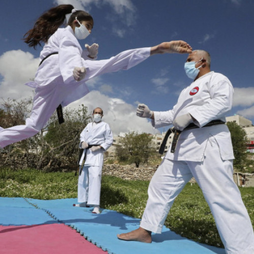 Antrenor de arte marțiale reținut în Vâlcea pentru agresiune sexuală