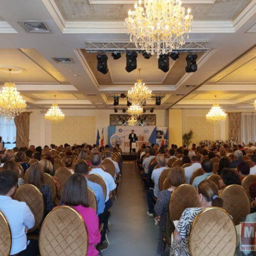 Sedință la Casa Lux pentru Șefii Unităților de Învățământ din Botoșani