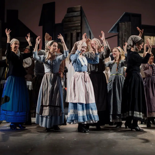 Teatrul Municipal "Csiki Jatekszin" din Miercurea Ciuc prezintă musicalul "Scripcarul pe acoperiș"