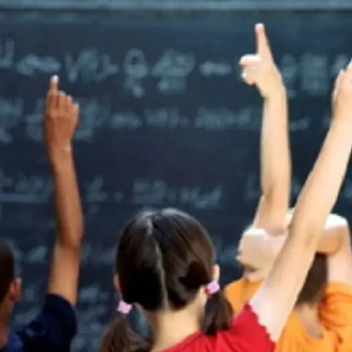 Unul din trei elevi din județul Iași a beneficiat de bursă socială în anul școlar trecut