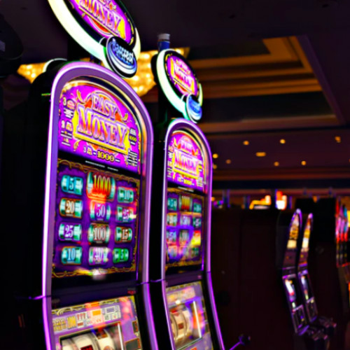 11 bărbați reținuți după o încăierare într-o sală de jocuri din Sectorul 6