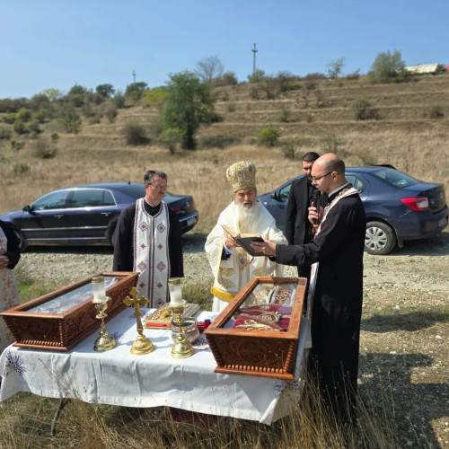 IPS Teodosie se roagă pentru ploaie în Cernavodă