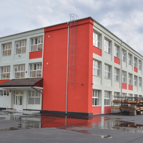 Două firme din Brașov propun echipamente IT pentru școlile din oraș