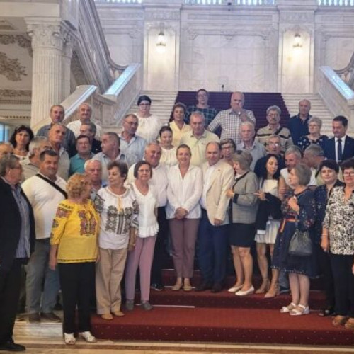 Senatorul PNL Raluca Ioan întâmpină delegația seniorilor liberali din Vrancea