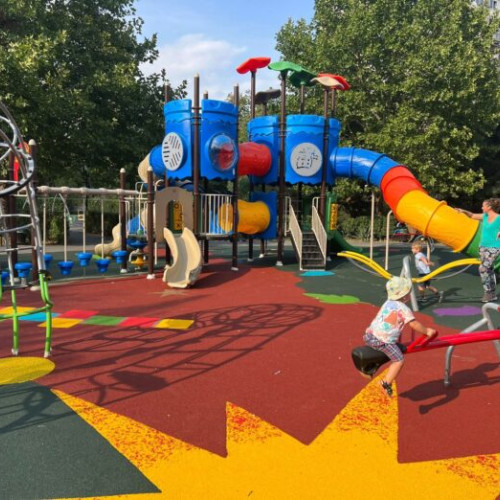 Primăria Sectorului a deschis un nou loc de joacă în Parcul Tudor Vladimirescu