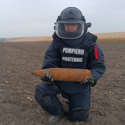 Proiectil exploziv descoperit în comuna Ripiceni