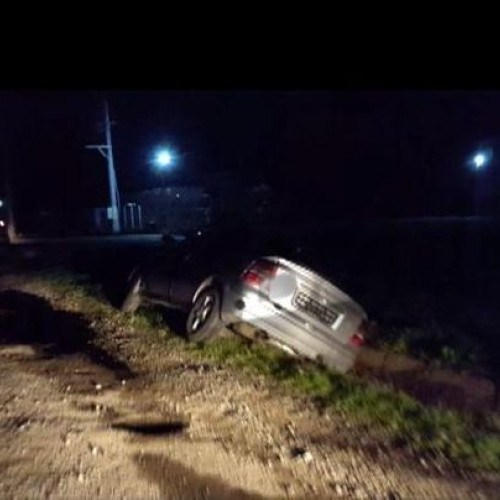 Urmărire în Botoșani: Un șofer beat a ajuns în șanț după ce a încercat să fugă de poliție