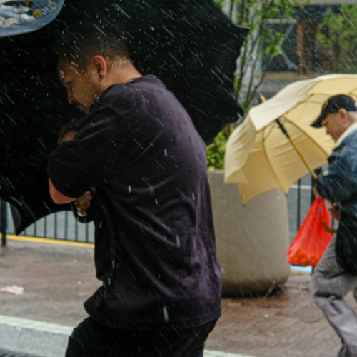 Super-taifunul Yagi lovește Hainan și se îndreaptă spre Vietnam