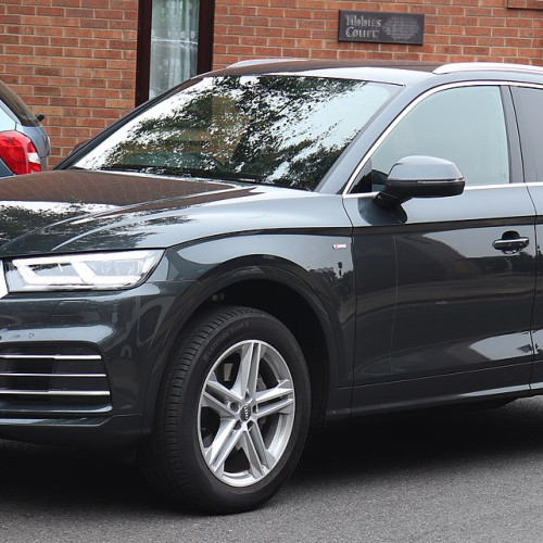 Licitație neobișnuită la Botoșani: un Audi Q5 scos la vânzare