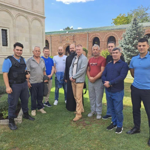 Trei deținuți din Penitenciarul Găești vizitează mănăstirile din Arhiepiscopia Târgoviștei