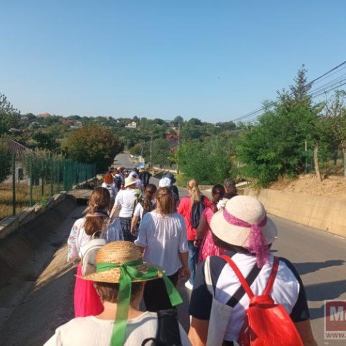 Pelerini din Botoșani spre Vorona, cu ocazia sărbătorii Nașterii Maicii Domnului