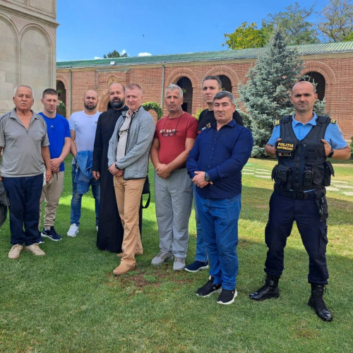 Şapte deţinuţi de la Penitenciarul Găeşti au vizitat mănăstirile Viforata şi Dealu