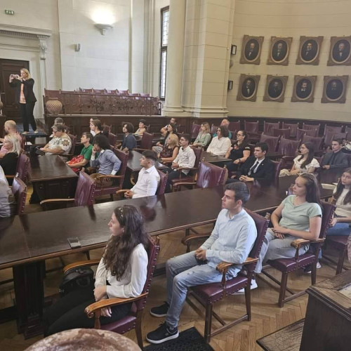 Acordarea burselor pentru elevi și studenți cu potențial deosebit