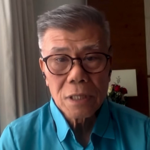 La 70 de ani, Toh Hong Keng devine unul dintre cei mai în vârstă absolvenți de medicină din lume