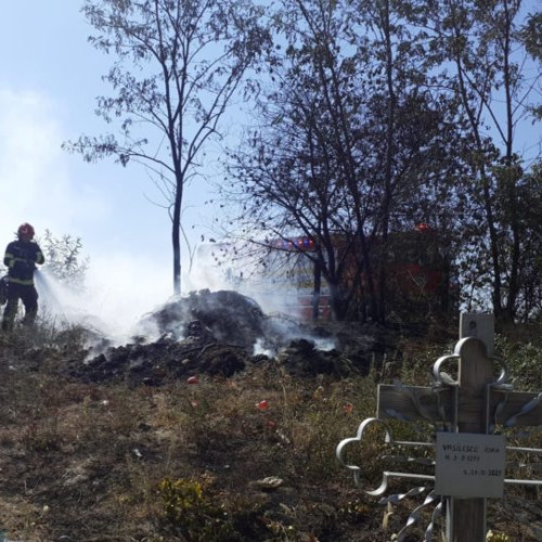 Trei incendii izbucnesc în cimitirele din județul Botoșani din cauza lumânărilor neîngrijite