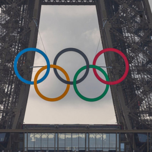 Primarul Parisului vrea să păstreze inelele olimpice pe Turnul Eiffel