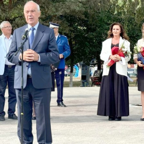 Emoții și speranțe la începutul noului an școlar în Petroșani