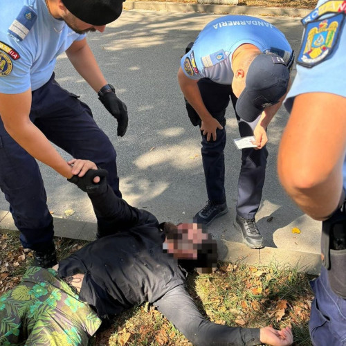Un bărbat a fost găsit inconștient pe o stradă din Botoșani