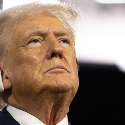 Zece foști oficiali militari din SUA susțin candidatul democrat Kamala Harris