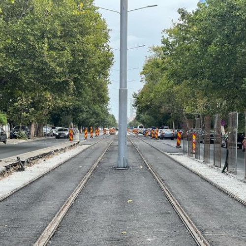Lucrările de reabilitare a liniei 5 de tramvai au ajuns la etapa de asfaltare