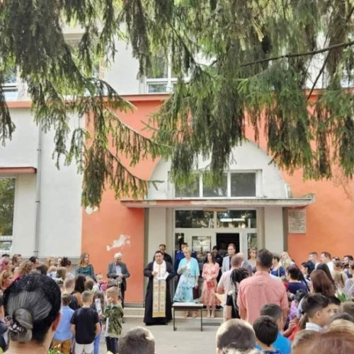 Scandal la Lipova: Divergențe între directorul Liceului "Atanasie Marienescu" și Primărie