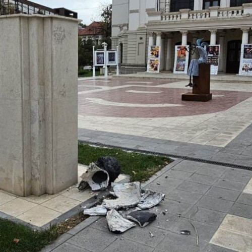 Vandalism la Focșani: Bustul lui Alecu Russo distrus de trei copii