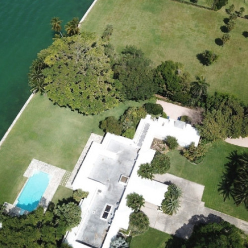 Bărbatul care i-a vândut lui Jeff Bezos vila de 79 de milioane de dolari dă în judecată agenția imobiliară