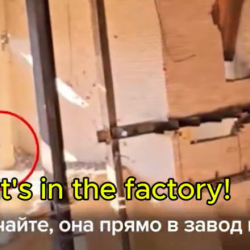 O dronă kamikaze ucraineană vânează un corespondent militar rus în Donbas