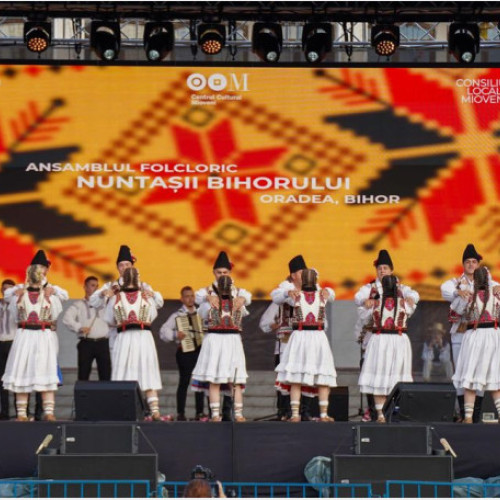 Spectacol aniversar dedicat Ansamblului "Nuntașii Bihorului" la Oradea