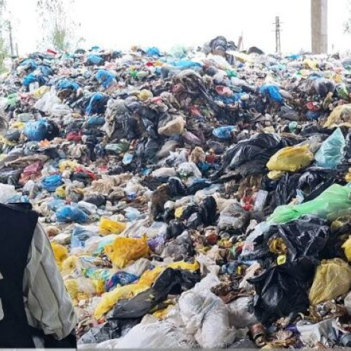 Activități ilegale de depozitare a deșeurilor în comuna Suraia, Vrancea