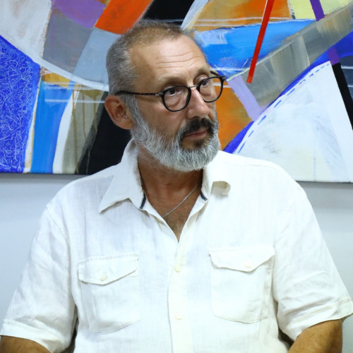 Pictorul Marius Barbone expune la Galați o nouă colecție de lucrări