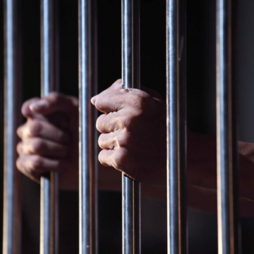 Bărbat din Racoș condamnat la 1 an și 6 luni de închisoare pentru conducere fără permis