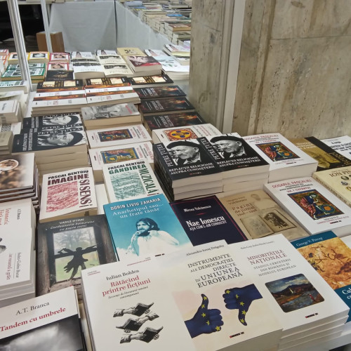 Târgul de Carte de la Piatra-Neamț: O Sărbătoare a Lecturii