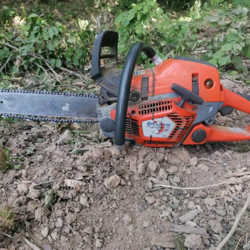 Incident înfiorător la un bar din Abrud: clienții au sărit pe geam pentru a scăpa