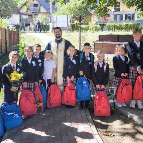 Campanie de donare a ghiozdanelor pentru elevii nevoiași din Buzău și Vrancea