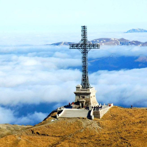Monumentul Eroilor de pe Vârful Caraiman, simbol al respectului față de istoria militară românească