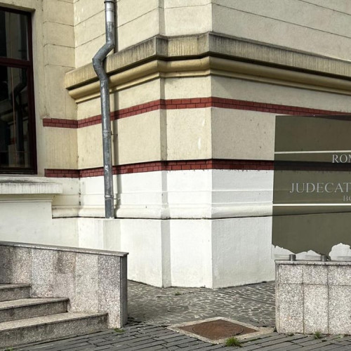 Tentativă de spargere la Judecătoria Botoșani, un bărbat a fost prins