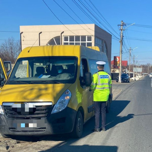 Polițiștii verifică în continuare vehiculele de transport pentru elevi