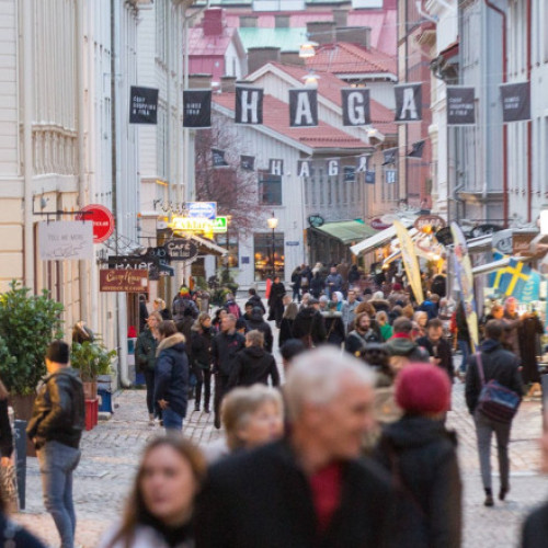 Haga, primul oraș din lume care interzice publicitatea stradală pentru croaziere și călătorii cu avionul
