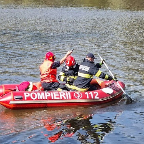 Pompierii din Satu Mare intervin la un incident de înec în râul Someș