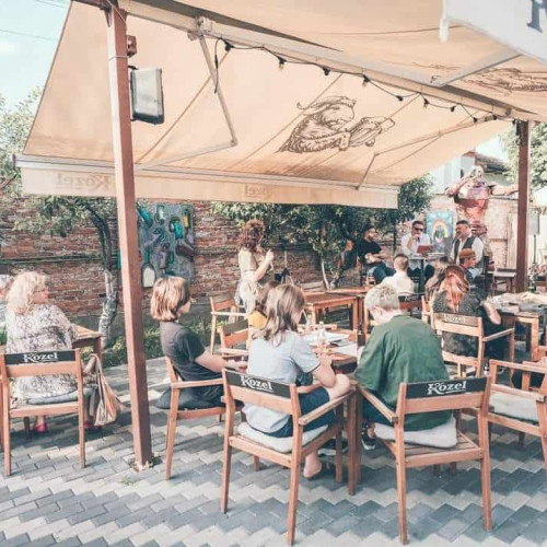 Poezie, proză și "open mic" la Cenaclul Art din Alba Iulia