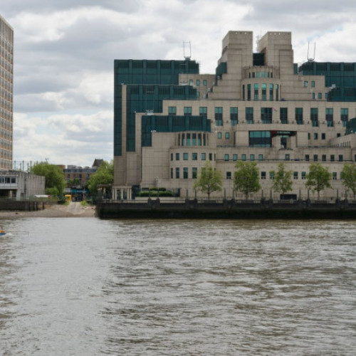 Statul britanic, implicat în moartea unei adolescente care s-a sinucis după o anchetă teroristă