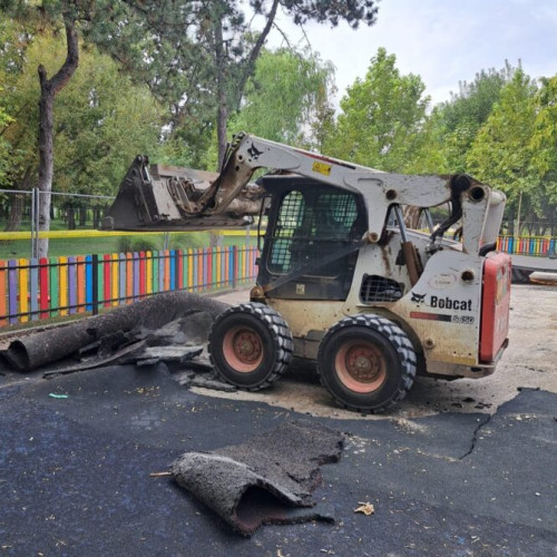 Încep lucrările de reabilitare a locului de joacă din Parcul Drumul Taberei