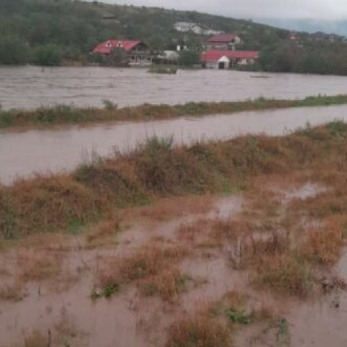 Intervenții majore ale pompierilor în județul Vaslui din cauza inundațiilor