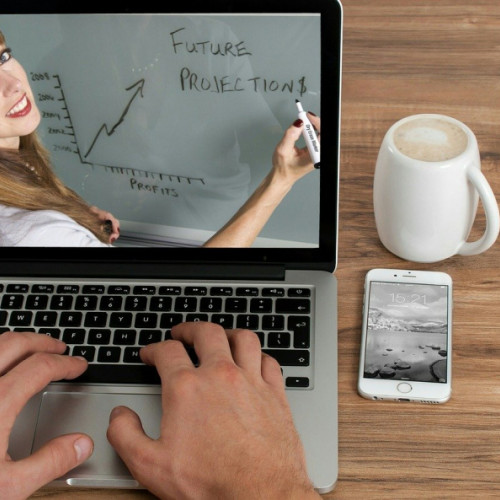 Sindicaliști din BNS participă la cursuri online gratuite de limba engleză