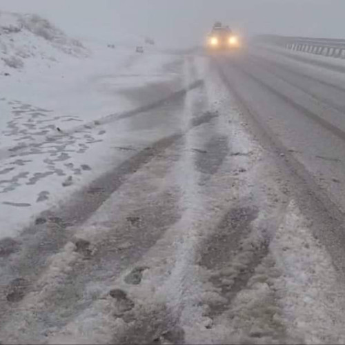 Soferii sunt sfatuiti sa evite Transalpina din cauza conditiilor meteo dificile
