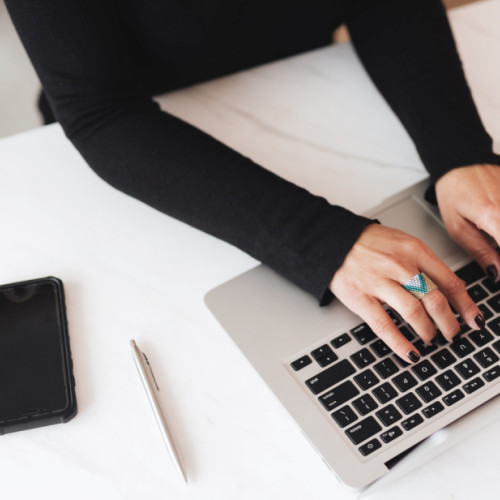 eJobs.ro lansează iajob.ro, platformă dedicată angajărilor rapide pentru candidatii blue collar