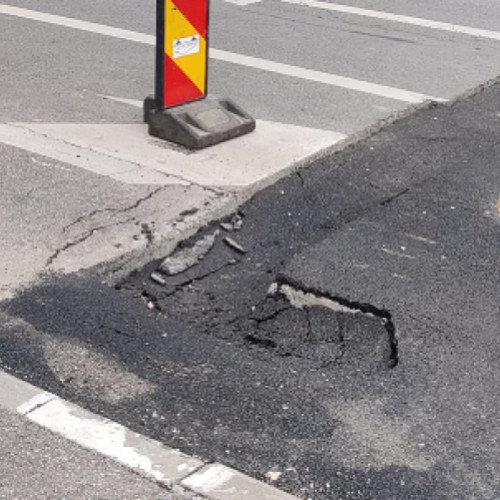 Porțiuni din strada Navodari din Cluj-Napoca s-au surpat după lucrări recente